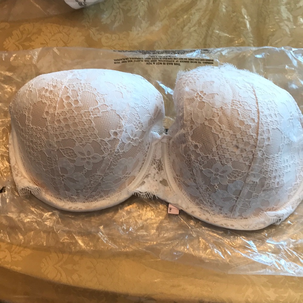 VS Lightly Lined Dream Angels Demi Bra